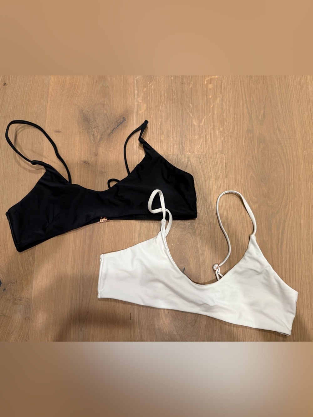 Set of 2 Bikini Tops - Black & White Scoop Neck